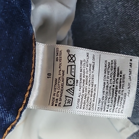Old Navy Kicker BootCut Jeans - Picture 3 of 3